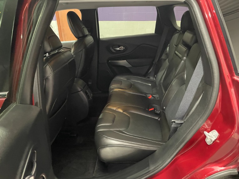 Used-2019-Jeep-Cherokee-Limited-4X4-V6