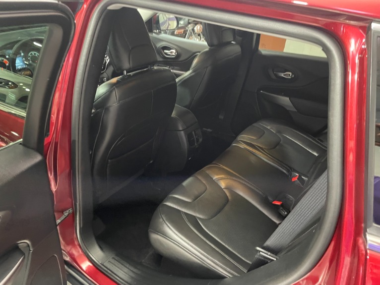 Used-2019-Jeep-Cherokee-Limited-4X4-V6