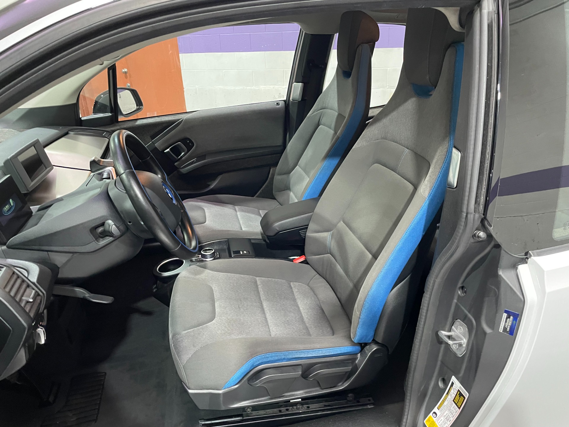 Used-2018-BMW-i3-EXT-Deka-World-RWD