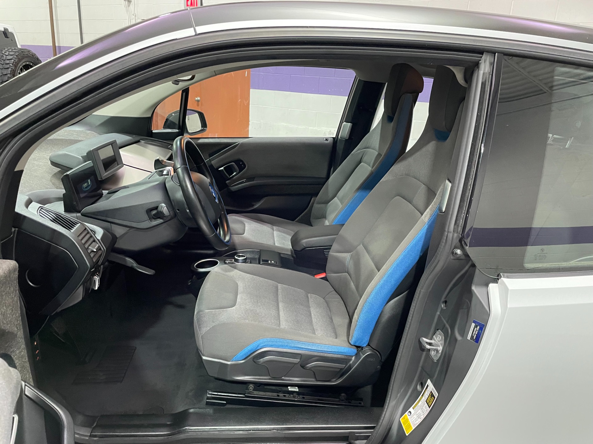 Used-2018-BMW-i3-EXT-Deka-World-RWD