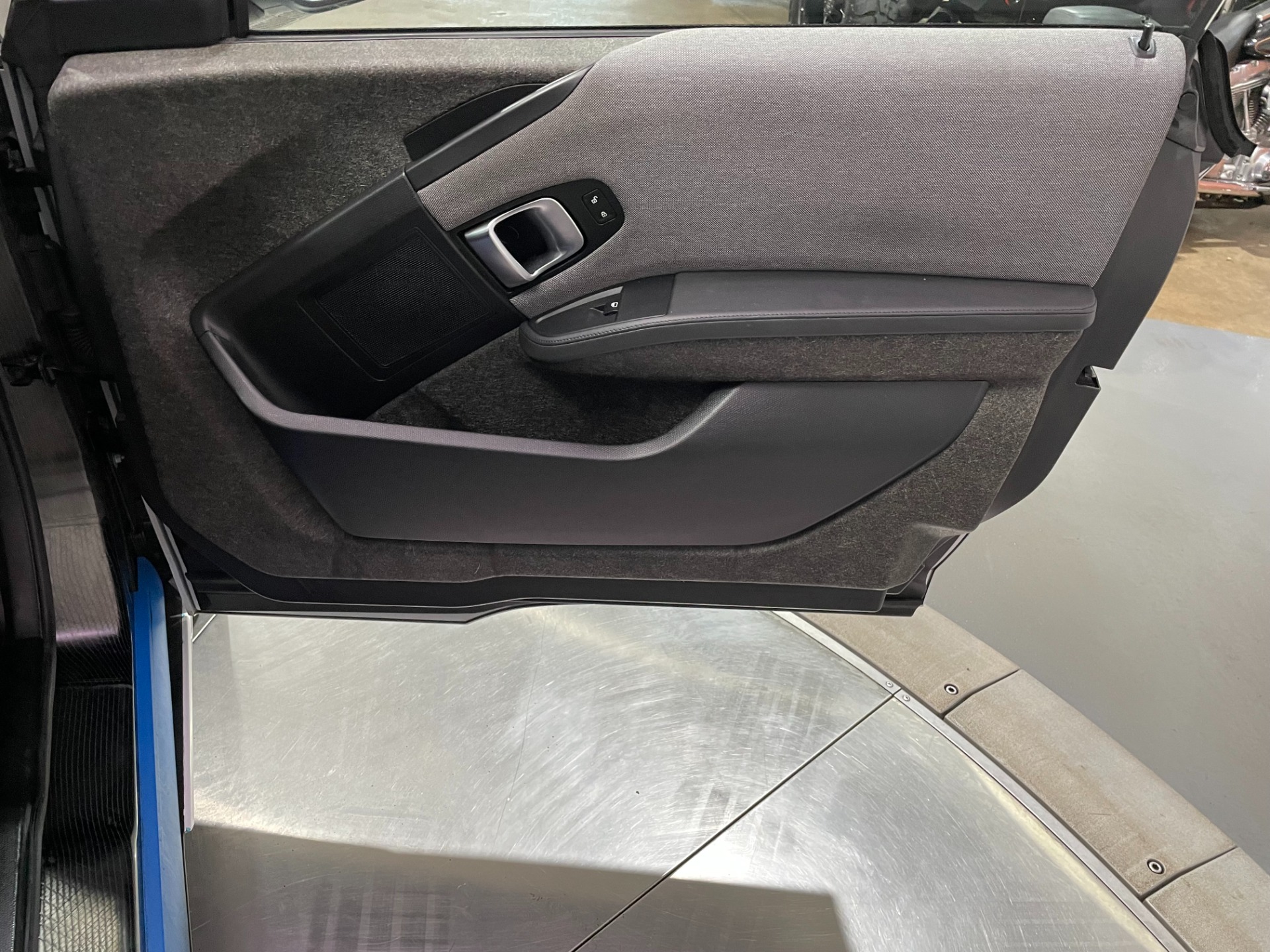 Used-2018-BMW-i3-EXT-Deka-World-RWD