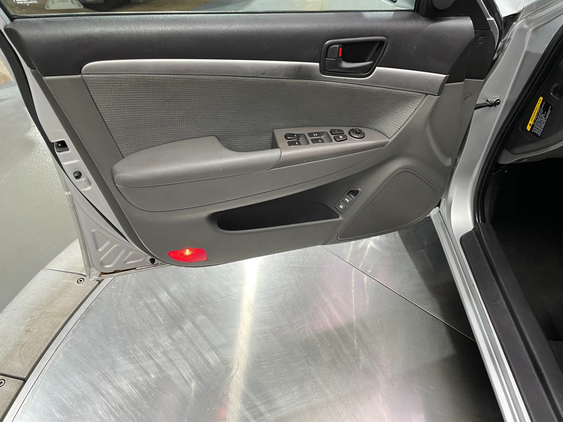 Used-2009-Hyundai-Sonata-GLS-FWD