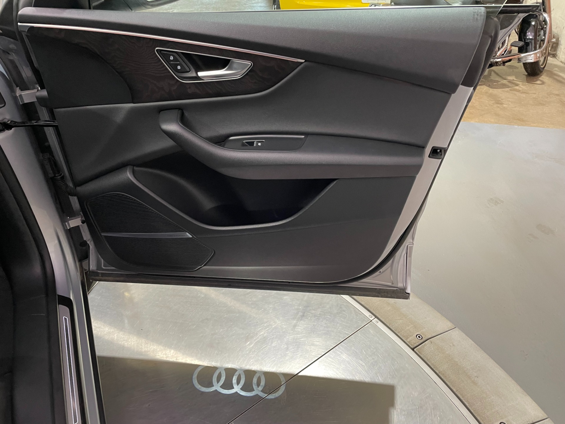 Used-2019-Audi-Q8-30T-quattro-Premium-Plus