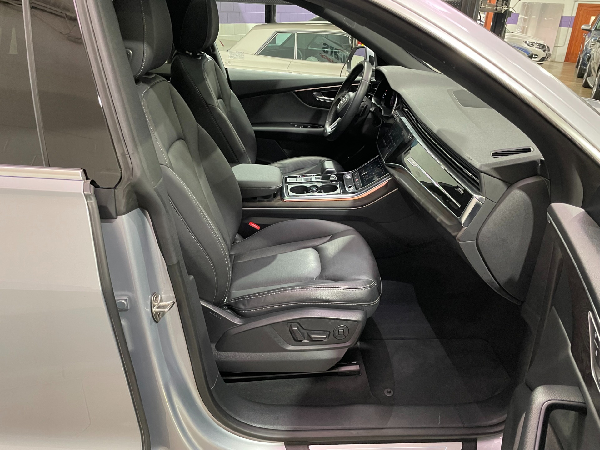 Used-2019-Audi-Q8-30T-quattro-Premium-Plus