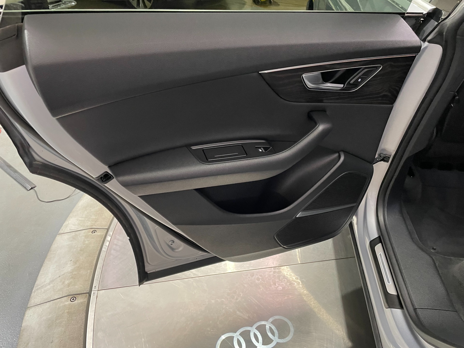 Used-2019-Audi-Q8-30T-quattro-Premium-Plus