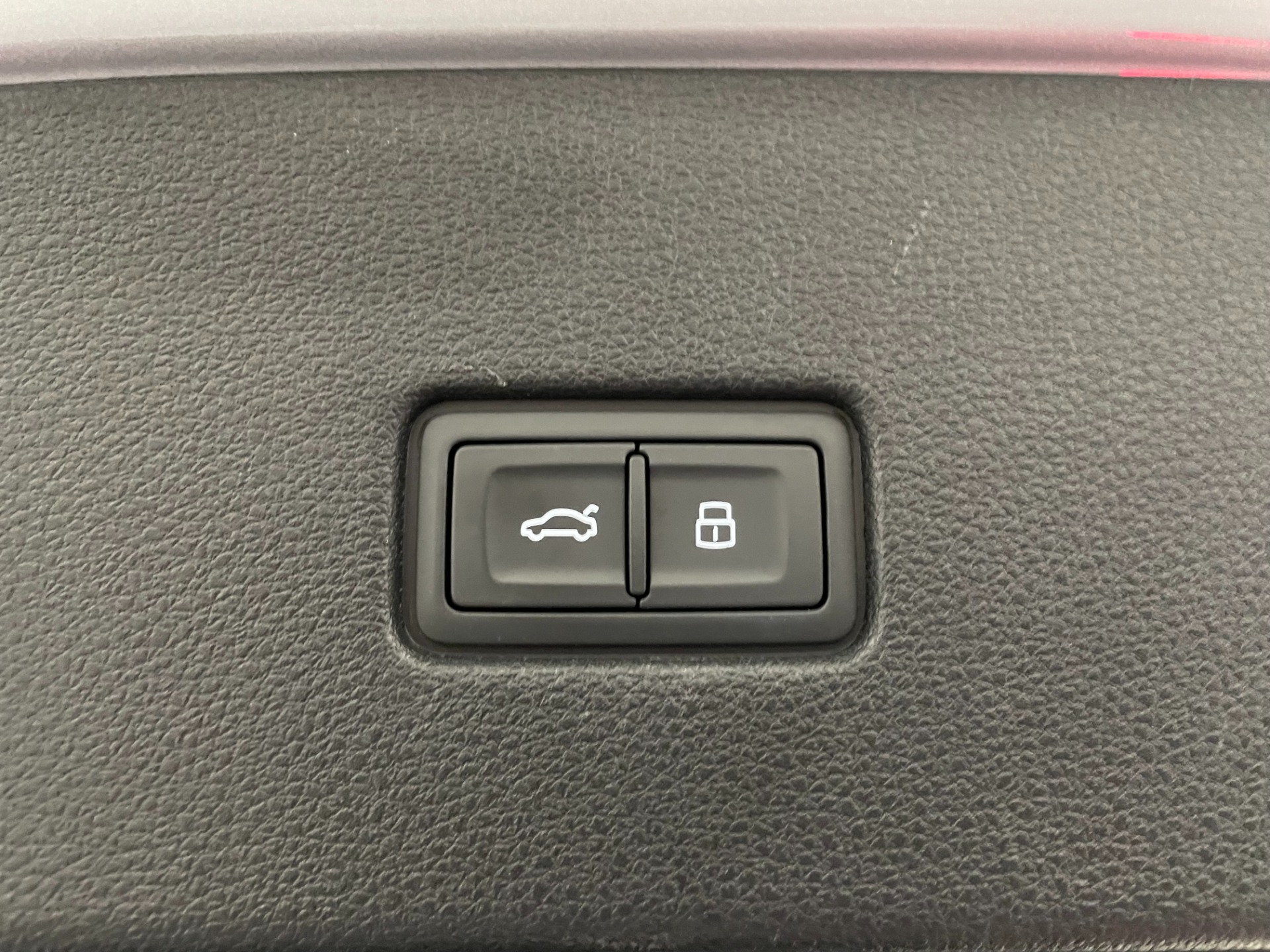 Used-2019-Audi-Q8-30T-quattro-Premium-Plus