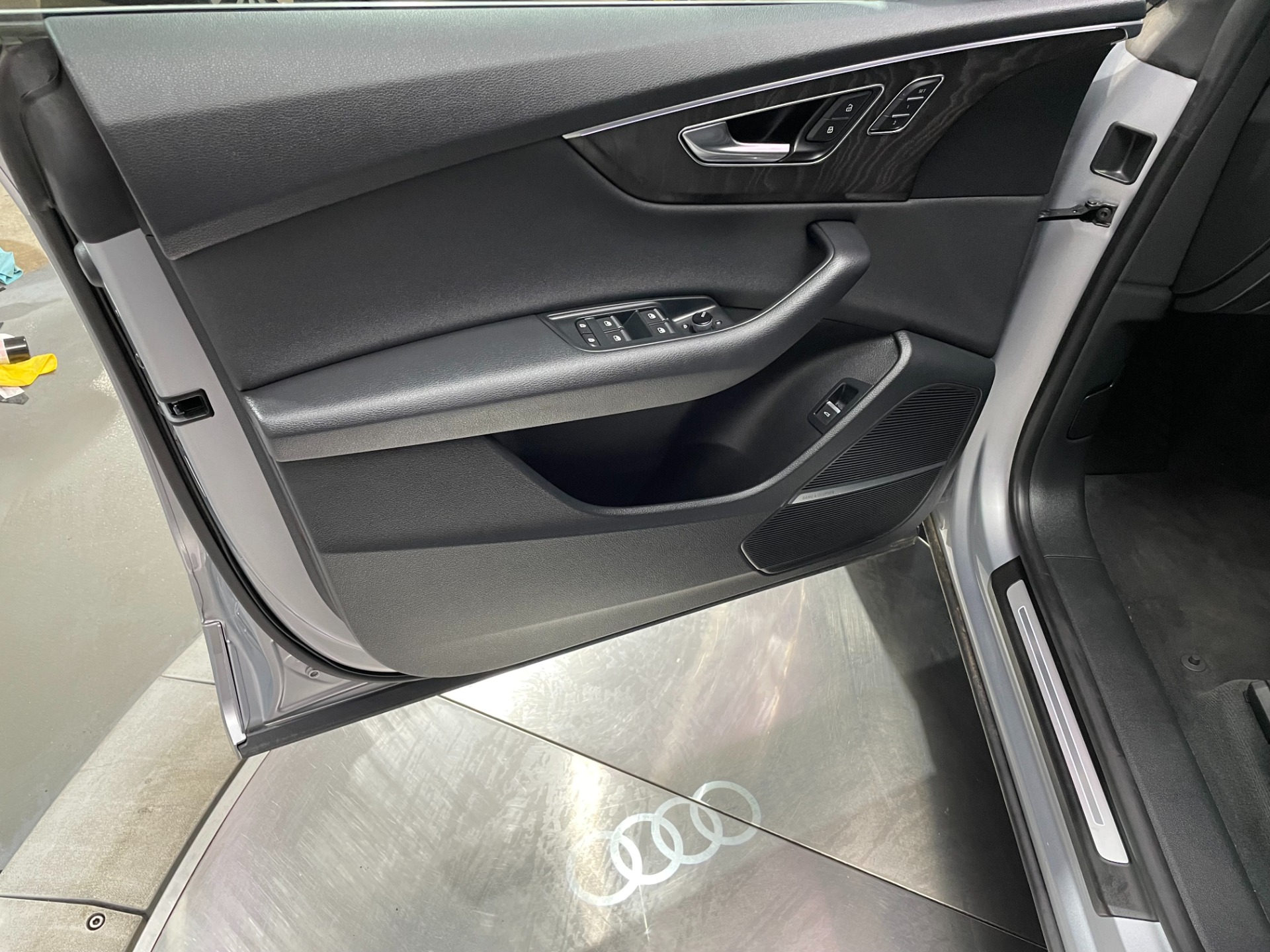 Used-2019-Audi-Q8-30T-quattro-Premium-Plus