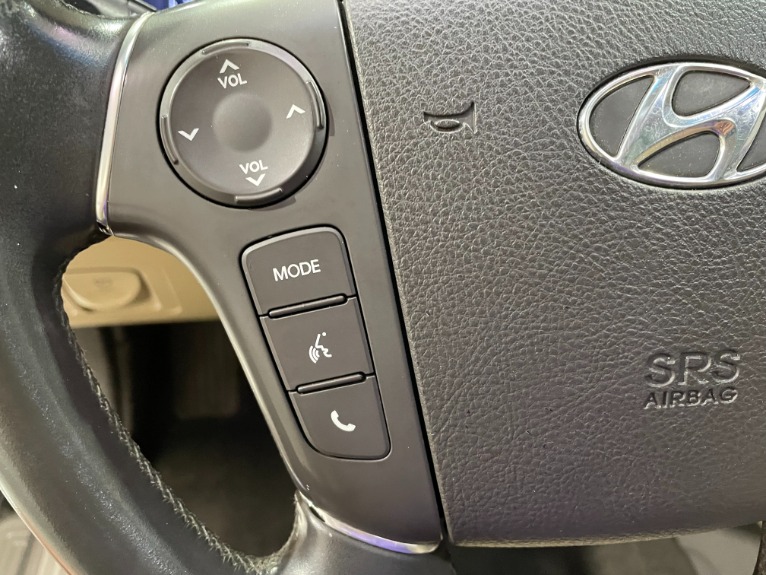 Used-2012-Hyundai-Genesis-46L-V8-RWD