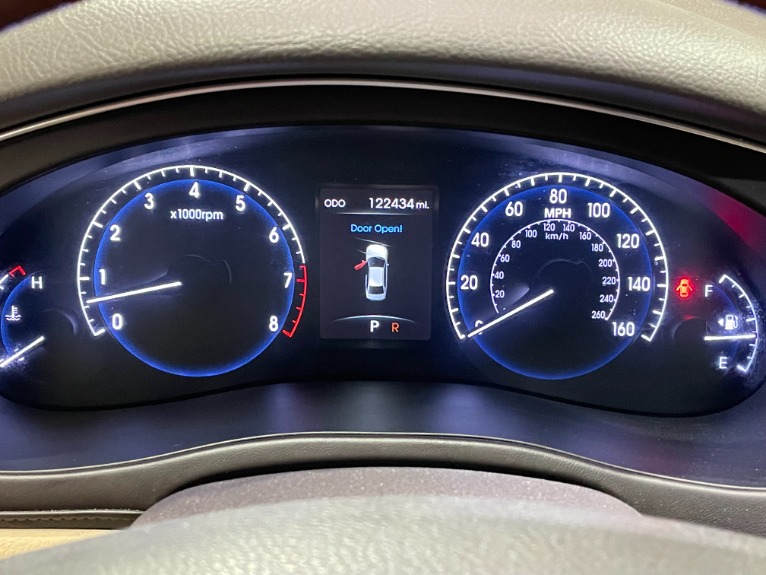 Used-2012-Hyundai-Genesis-46L-V8-RWD