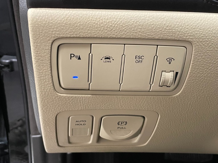Used-2012-Hyundai-Genesis-46L-V8-RWD