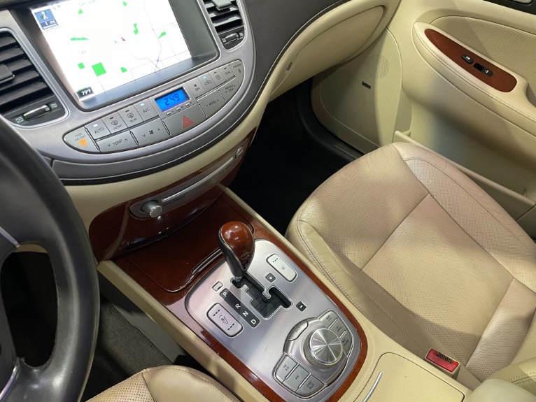 Used-2012-Hyundai-Genesis-46L-V8-RWD