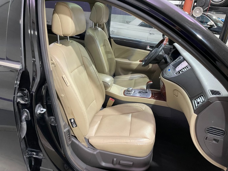 Used-2012-Hyundai-Genesis-46L-V8-RWD