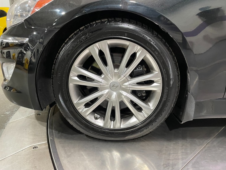 Used-2012-Hyundai-Genesis-46L-V8-RWD
