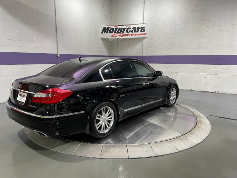 Used-2012-Hyundai-Genesis-46L-V8-RWD