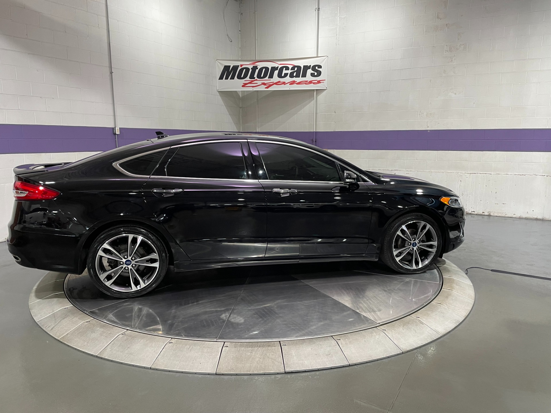 Used-2019-Ford-Fusion-Titanium-FWD