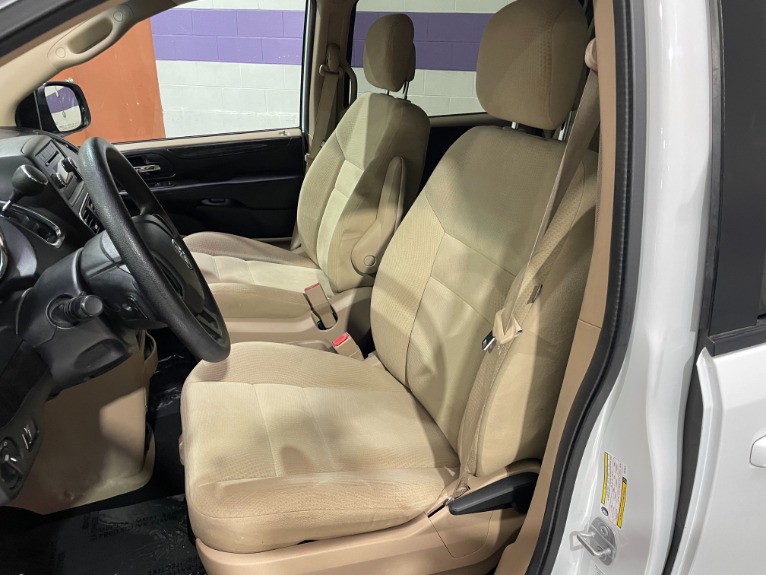 Used-2014-Dodge-Grand-Caravan-SE-FWD