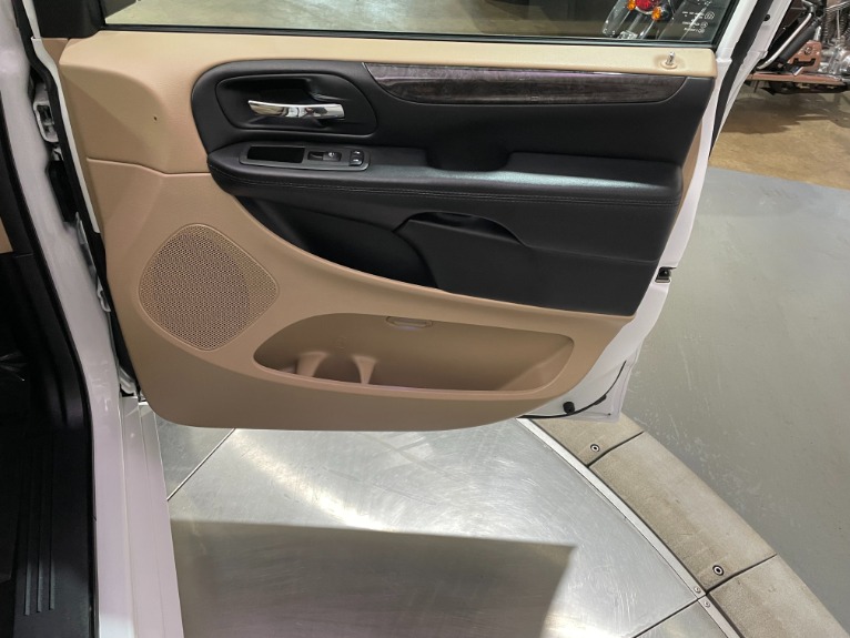 Used-2014-Dodge-Grand-Caravan-SE-FWD