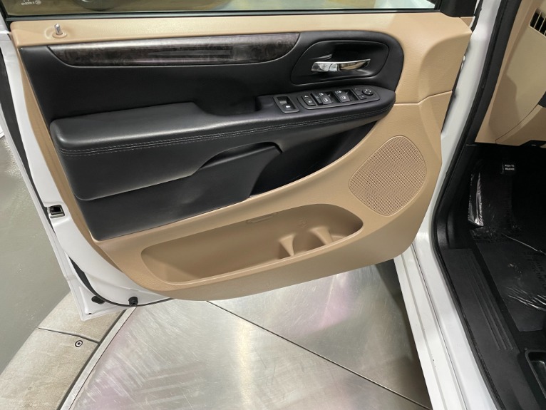 Used-2014-Dodge-Grand-Caravan-SE-FWD