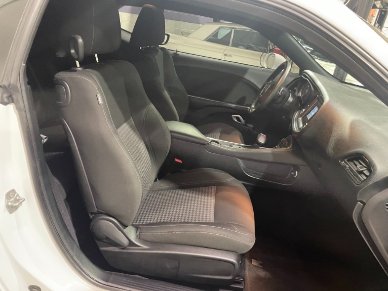 Used-2015-Dodge-Challenger-SXT-RWD