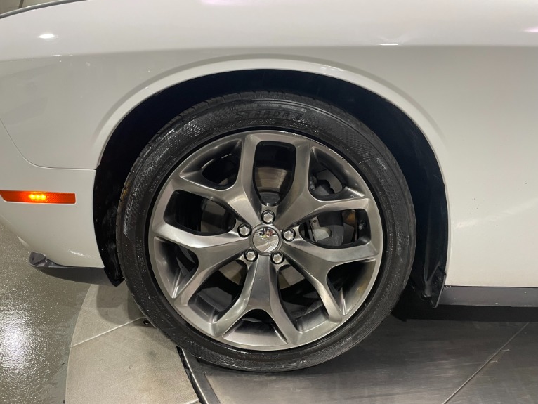 Used-2015-Dodge-Challenger-SXT-RWD