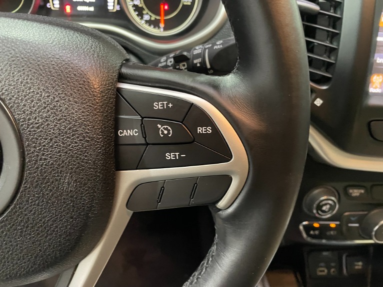 Used-2016-Jeep-Cherokee-Latitude-FWD
