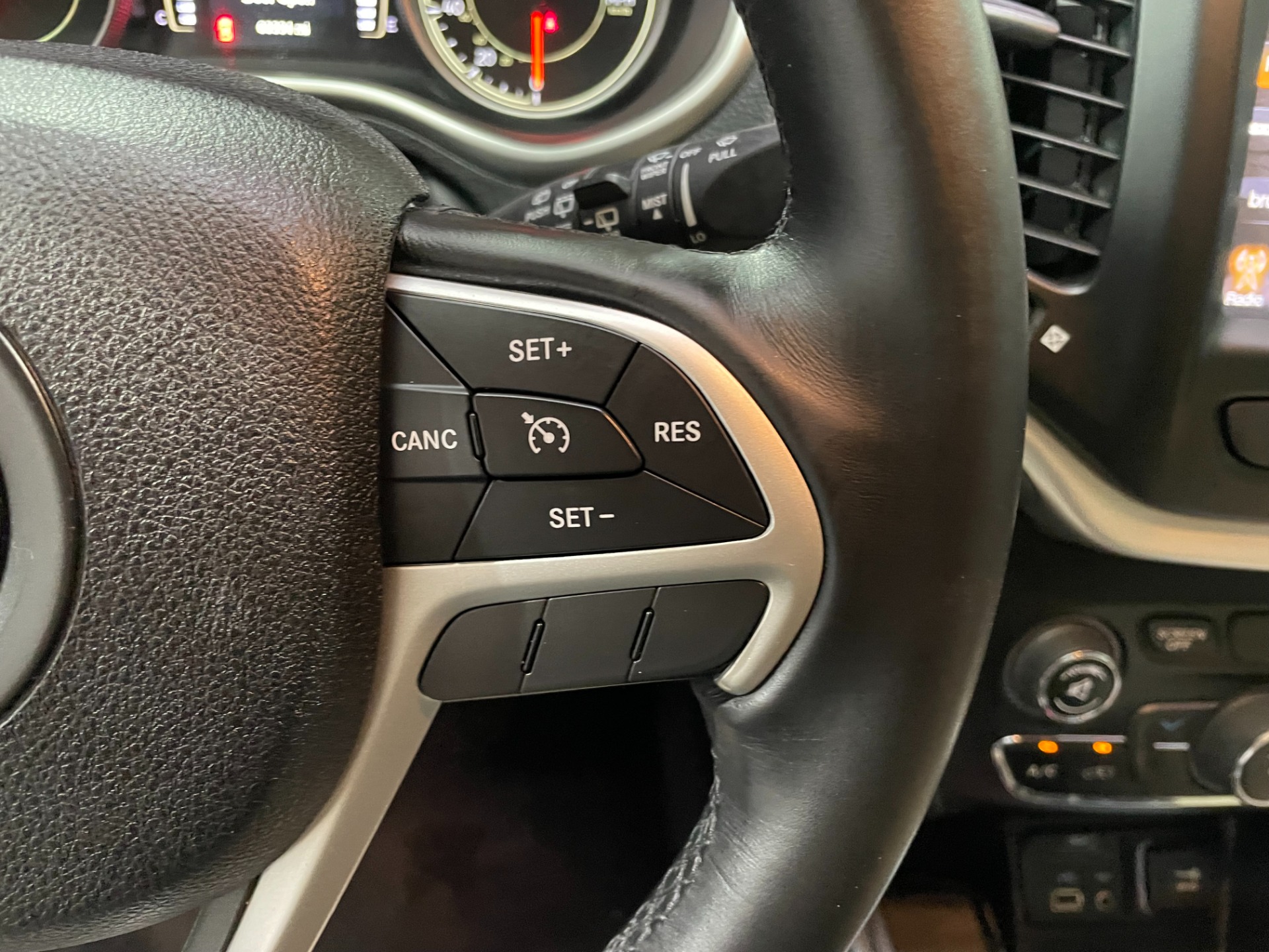 Used-2016-Jeep-Cherokee-Latitude-FWD