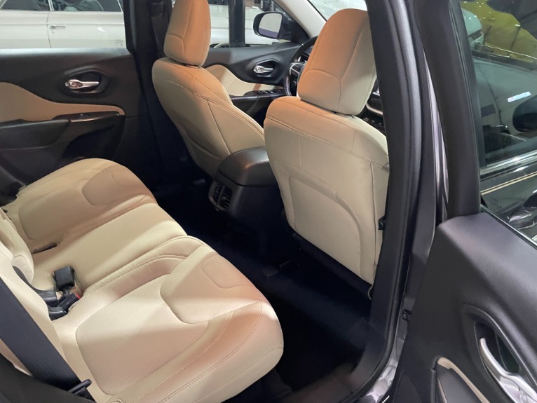 Used-2016-Jeep-Cherokee-Latitude-FWD