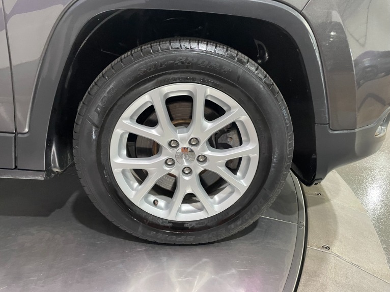 Used-2016-Jeep-Cherokee-Latitude-FWD