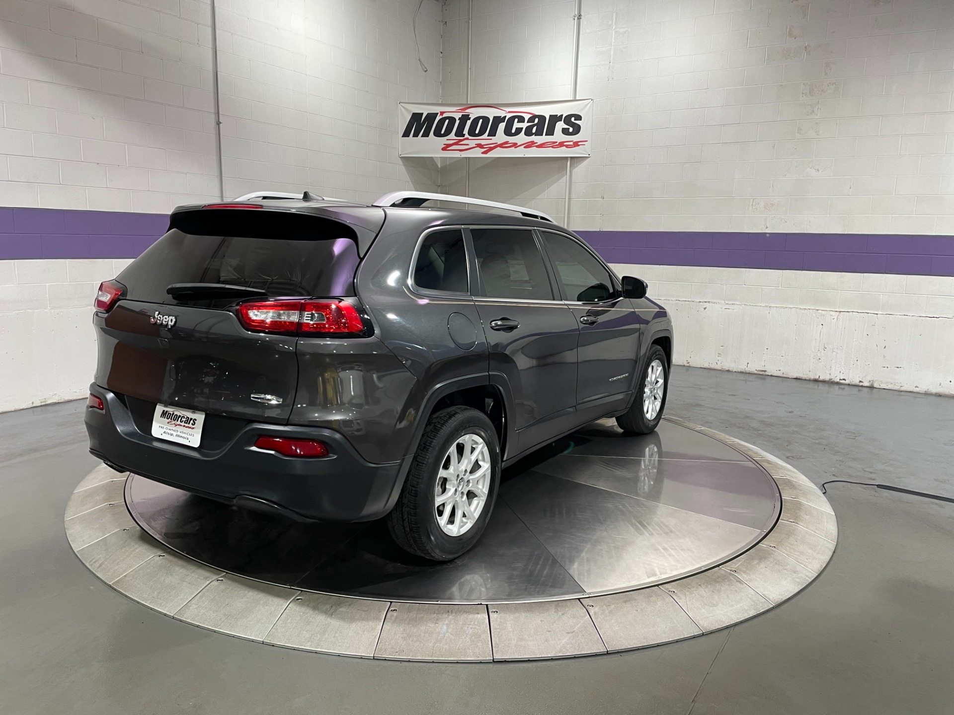 Used-2016-Jeep-Cherokee-Latitude-FWD