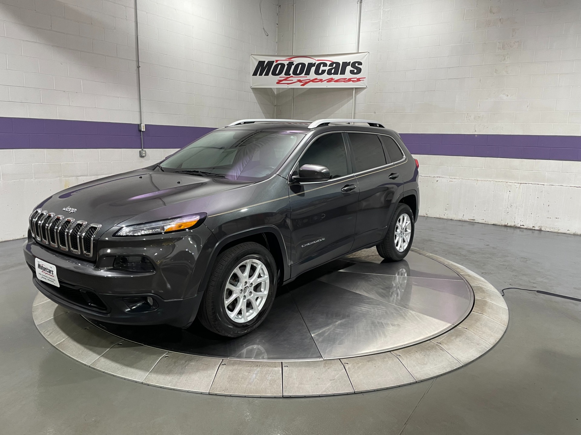 Used-2016-Jeep-Cherokee-Latitude-FWD