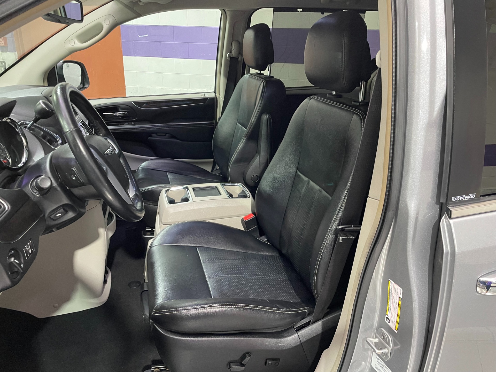 Used-2013-Chrysler-Town-and-Country-Touring-L-FWD