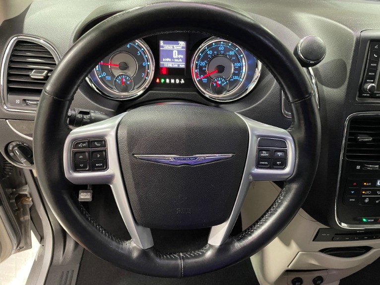 Used-2013-Chrysler-Town-and-Country-Touring-L-FWD
