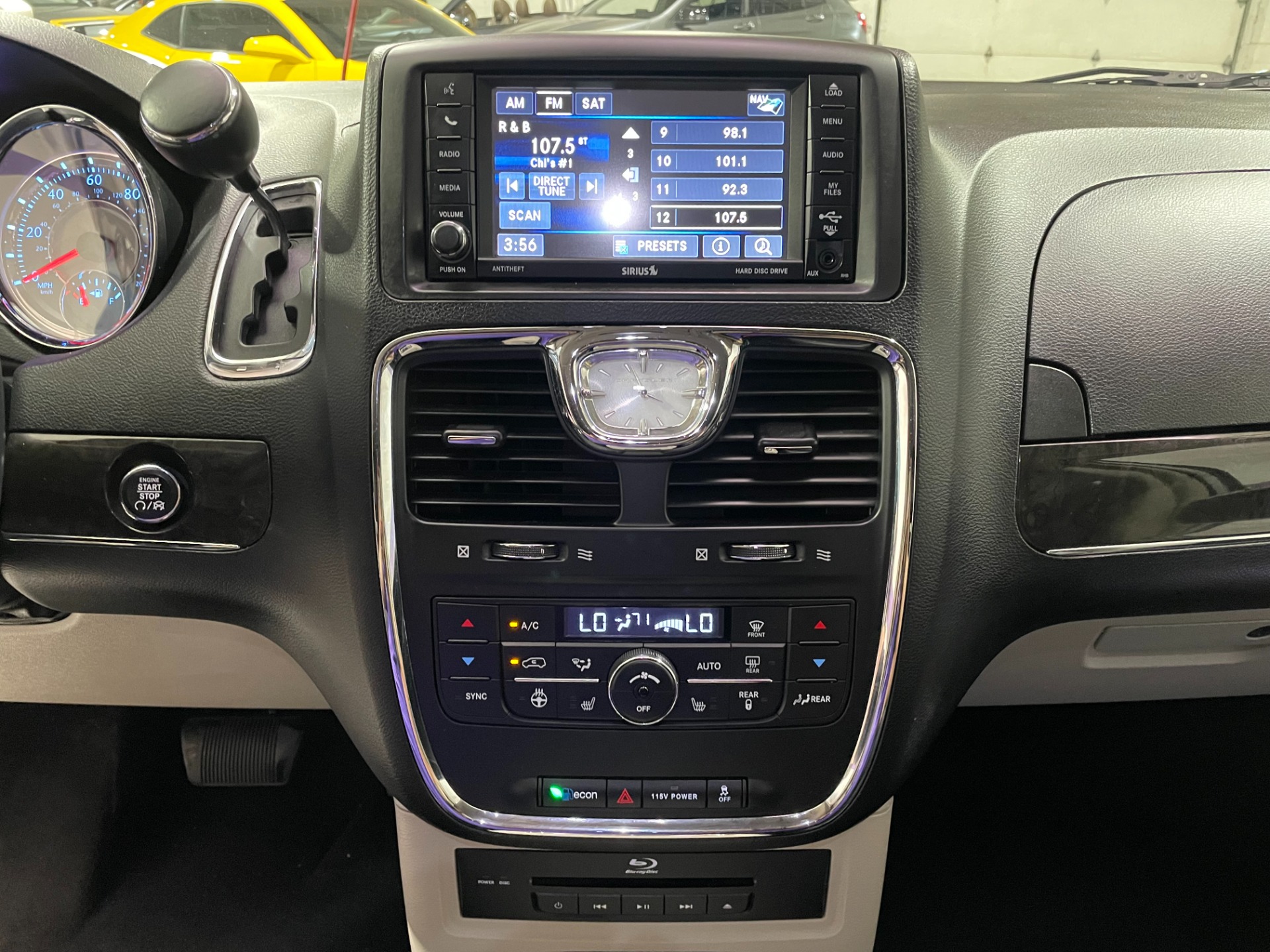 Used-2013-Chrysler-Town-and-Country-Touring-L-FWD