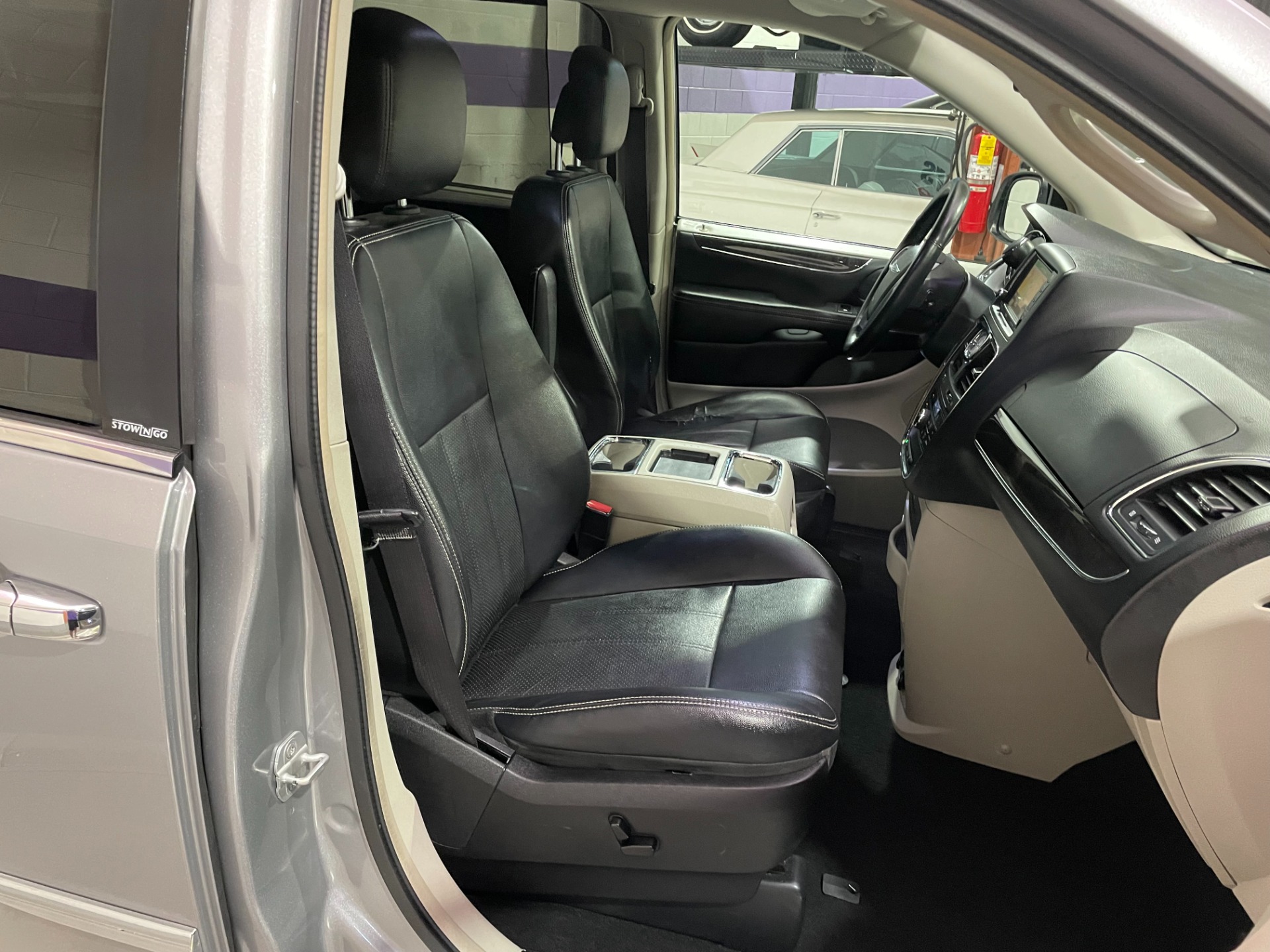 Used-2013-Chrysler-Town-and-Country-Touring-L-FWD