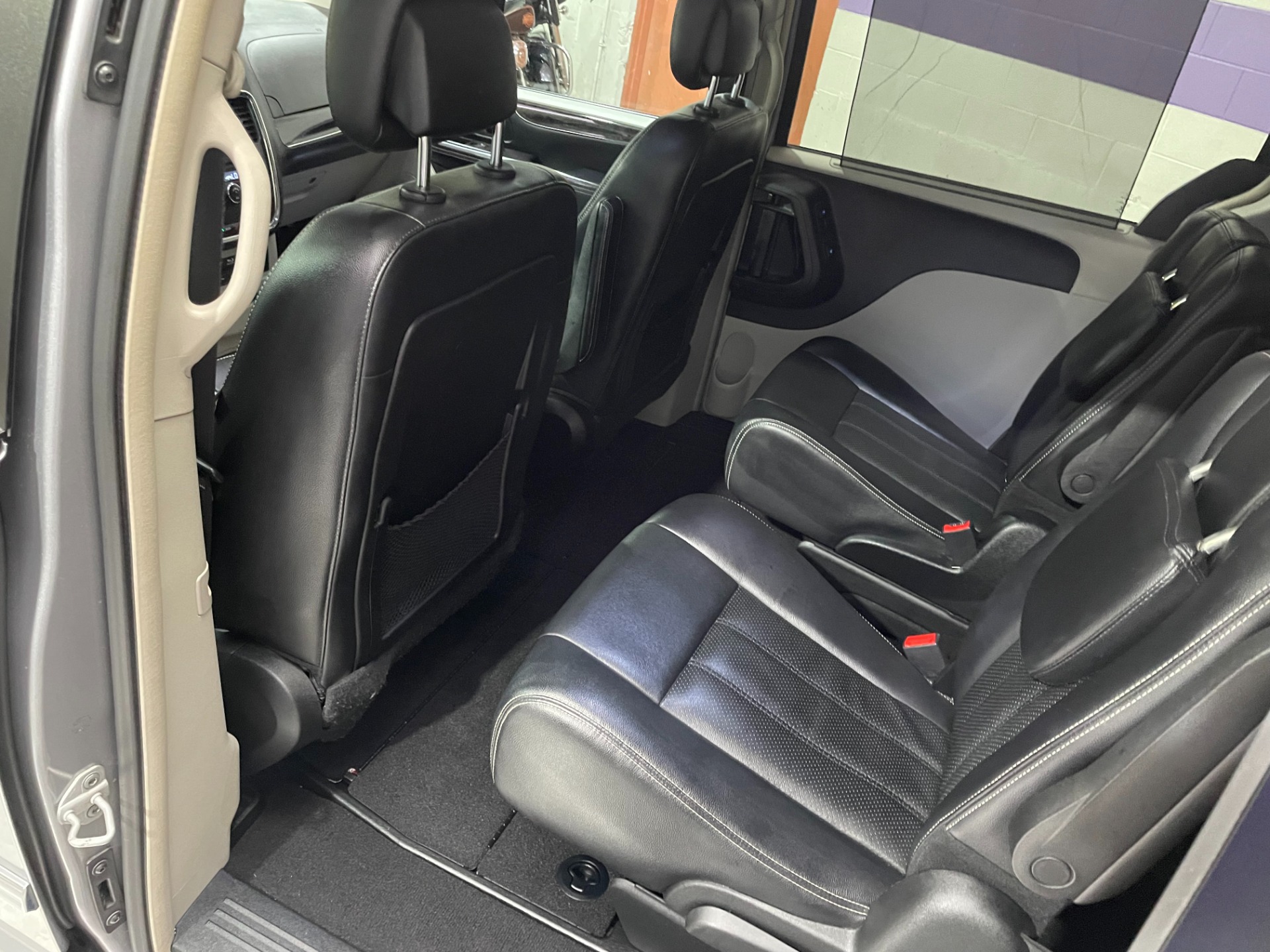 Used-2013-Chrysler-Town-and-Country-Touring-L-FWD