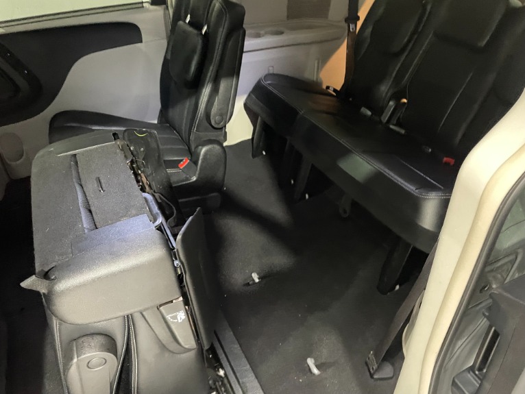 Used-2013-Chrysler-Town-and-Country-Touring-L-FWD