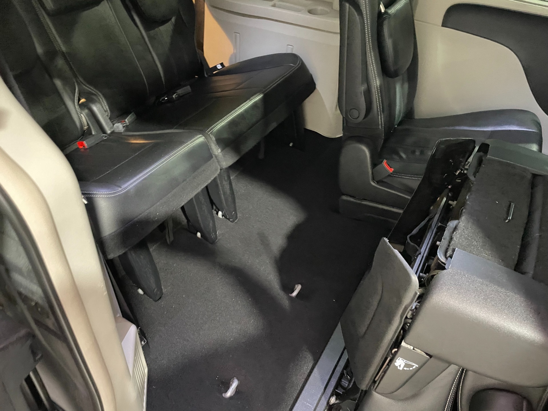 Used-2013-Chrysler-Town-and-Country-Touring-L-FWD