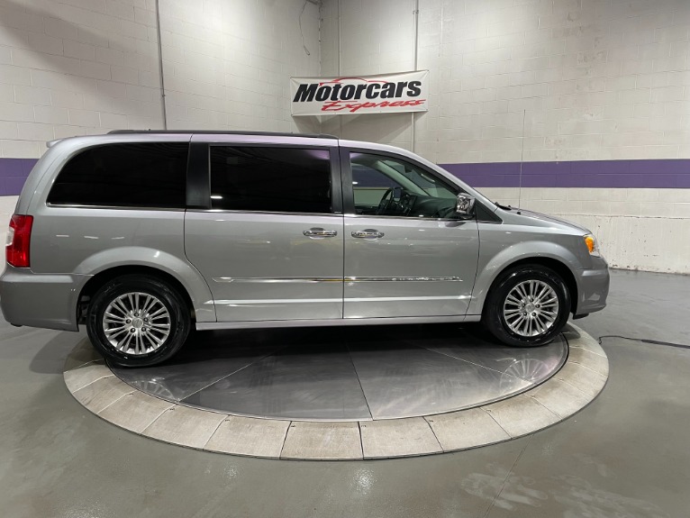 Used-2013-Chrysler-Town-and-Country-Touring-L-FWD