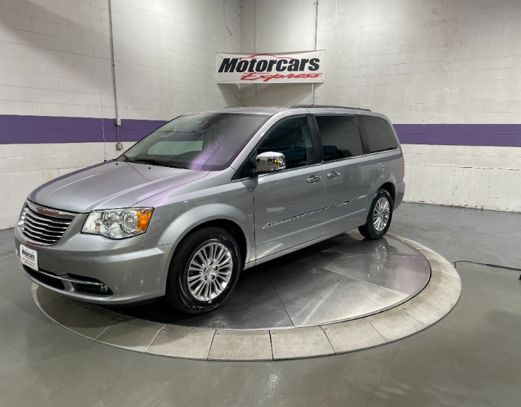 Used-2013-Chrysler-Town-and-Country-Touring-L-FWD