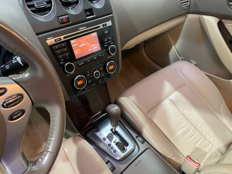 Used-2010-Nissan-Altima-25-SL-FWD