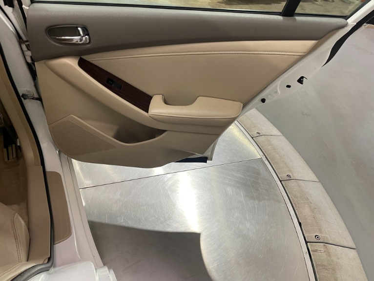 Used-2010-Nissan-Altima-25-SL-FWD