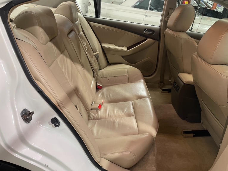 Used-2010-Nissan-Altima-25-SL-FWD