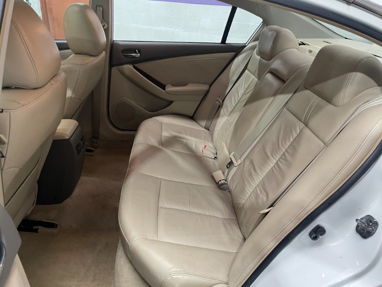 Used-2010-Nissan-Altima-25-SL-FWD