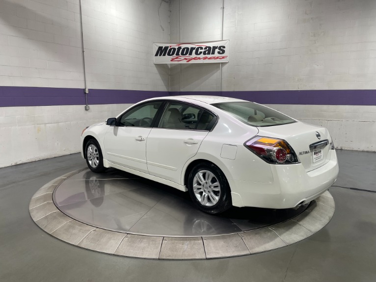 Used-2010-Nissan-Altima-25-SL-FWD