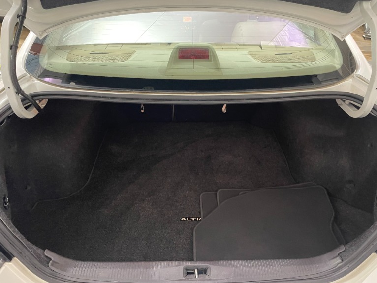 Used-2010-Nissan-Altima-25-SL-FWD