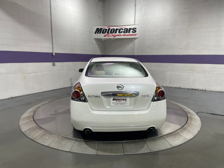 Used-2010-Nissan-Altima-25-SL-FWD
