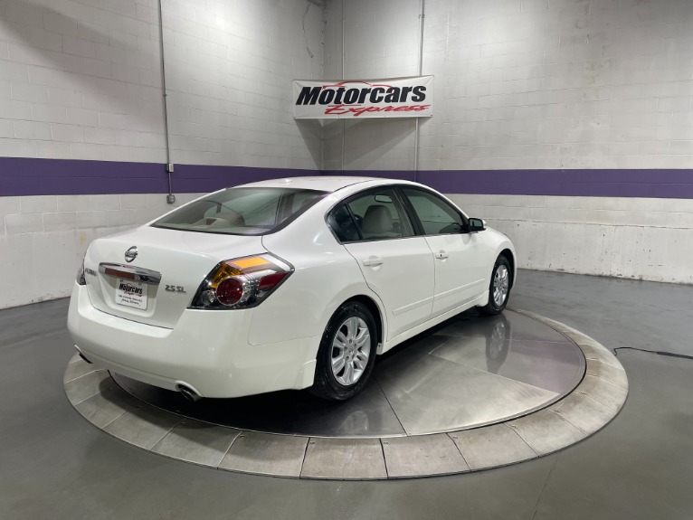 Used-2010-Nissan-Altima-25-SL-FWD