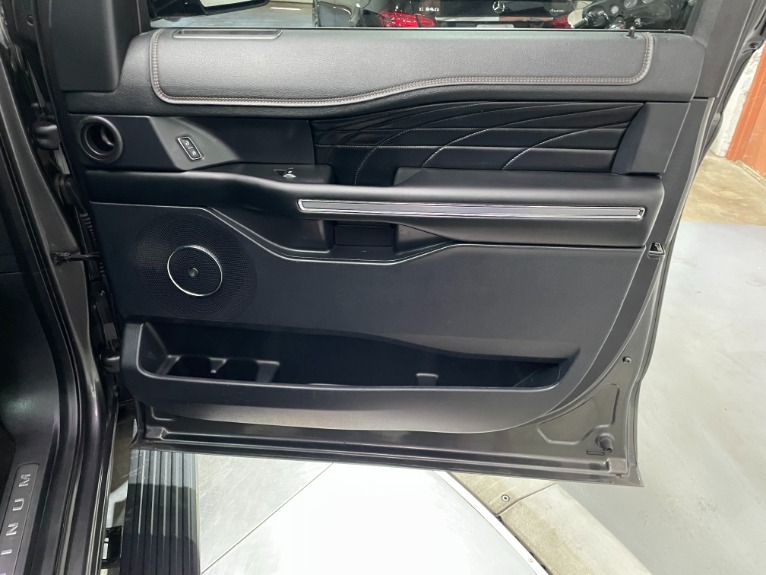 Used-2018-Ford-Expedition-Platinum-4X4