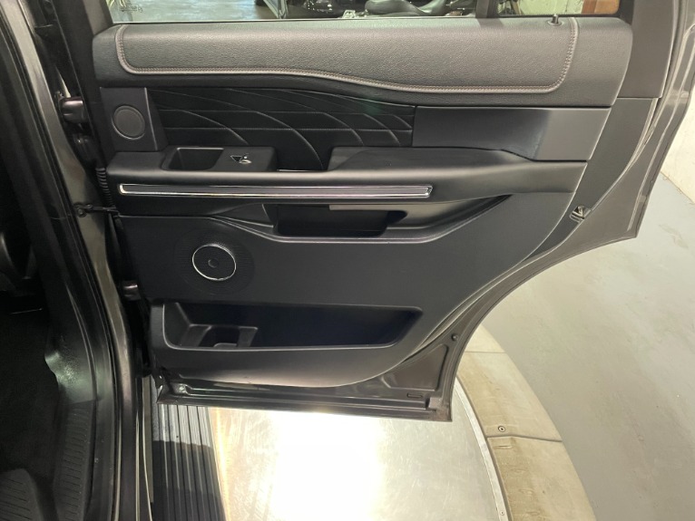 Used-2018-Ford-Expedition-Platinum-4X4