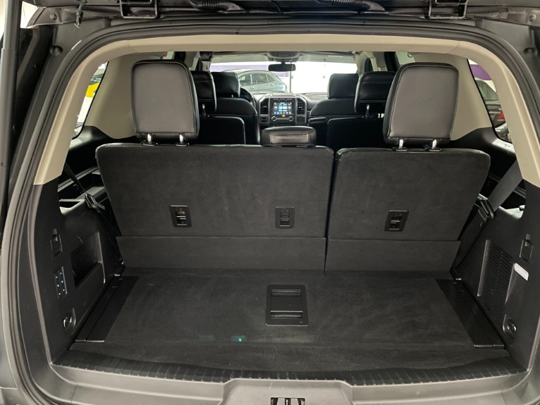 Used-2018-Ford-Expedition-Platinum-4X4